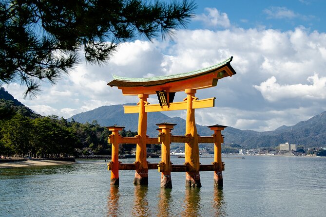 1-Day Private Sightseeing Tour in Hiroshima and Miyajima Island - Tour Overview and Inclusions