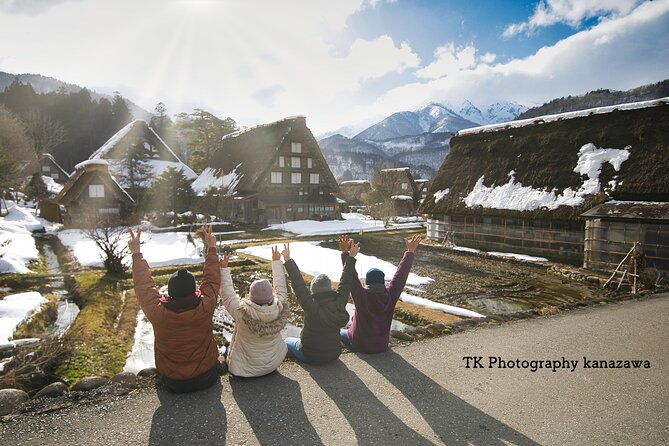 Gokayama and Shirakawago Photoshoot by Professional Photographer - Capturing Memories in Gokayama