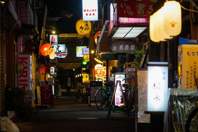 Osaka Bar Hopping Night Walking Tour in Namba