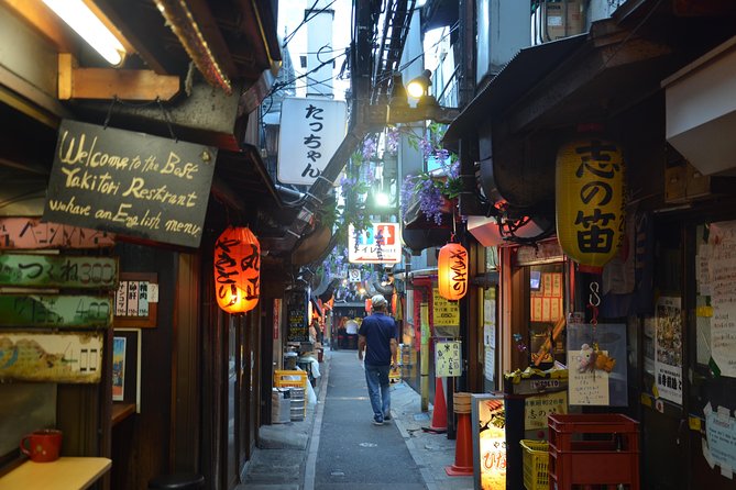 Shinjuku Golden Gai Food Tour in Spanish