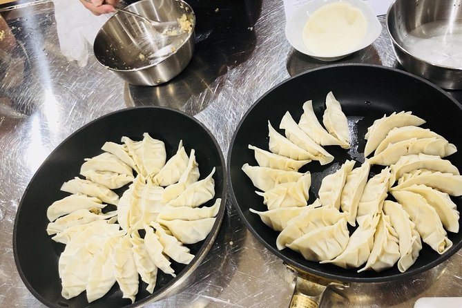 Vegan/Vegetarian Ramen and Gyoza - The Art of Vegan Gyoza Making