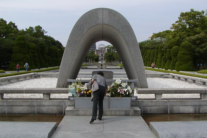 1-Day Private Sightseeing Tour in Hiroshima and Miyajima Island - Meeting and Pickup Details