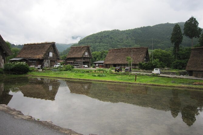 [One-Day Bus Tour Departing From Kanazawa Station] Shirakawa-Go/Takayama Tour Platinum Route Bus Tour - Meeting Point and Departure