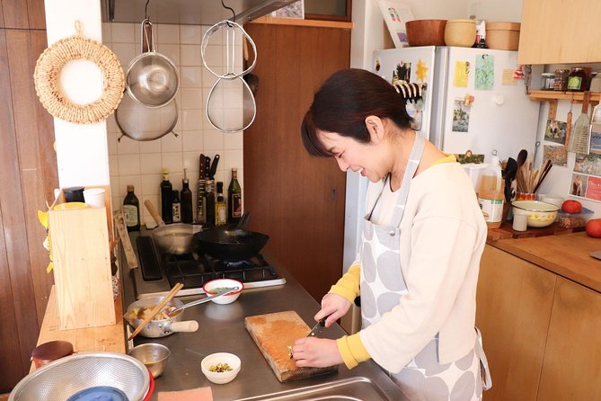 Private Market Tour & Japanese Cooking Lesson With a Local in Her Beautiful Home - Meeting and Pickup Details