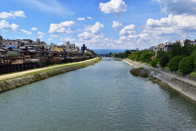 The Beauty of Kyoto - Historical Walking Tour of Higashiyama Area - Exploring Iconic Landmarks and Temples