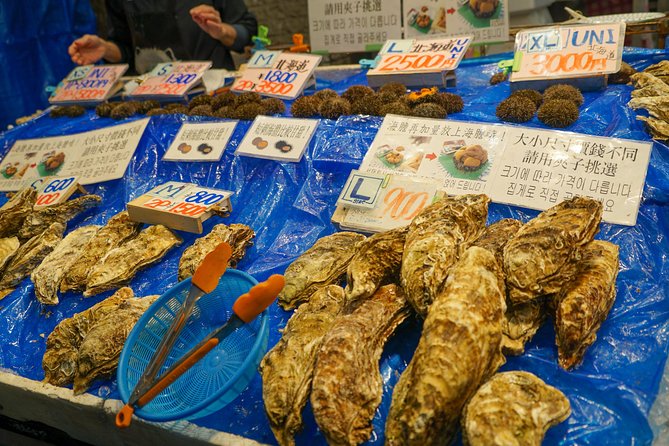 Kuromon Market Food Walking Tour in Osaka - Navigating the Market With Ease