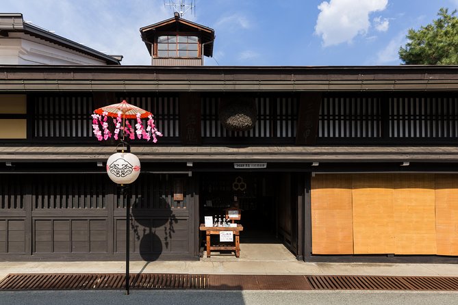 Takayama Oldtownship Walking Tour With Local Guide. (About 70min) - Navigating Accessibility Concerns