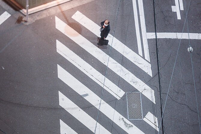 Explore Unique Tokyo Streets / Learn With a Pro Photographer - Navigating Tokyos Streets