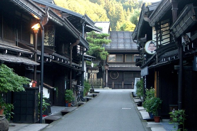 Takayama Half-Day Private Tour With Government Licensed Guide - Accessibility and Safety Features