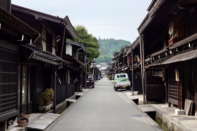 1-Day Takayama Tour: Explore Scenic Takayama and Shirakawago - Lunch and Dining Recommendations