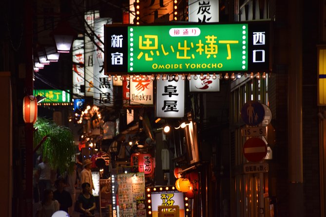 Shinjuku Izakaya and Golden Gai Bar Hopping Tour - Experience the Local Nightlife