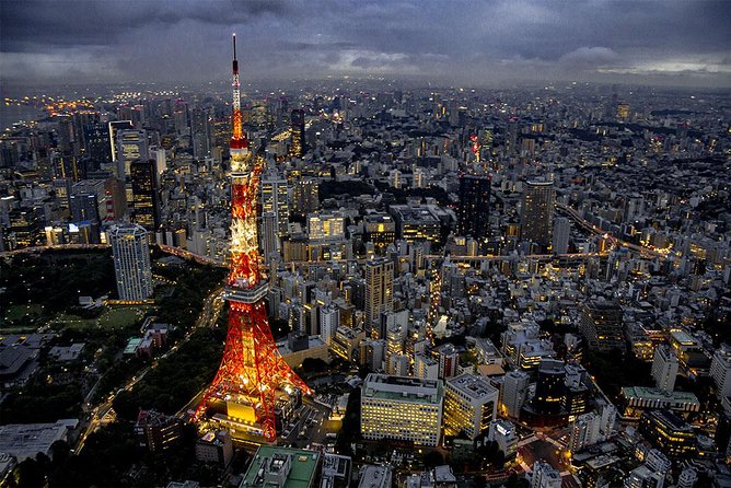 [25 Min]Tokyo Skytree + Downtown City Lights Helicopter Tour - Preparing for Takeoff