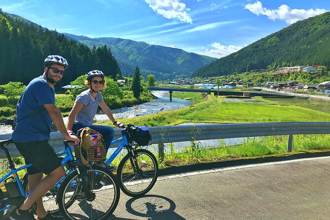 1-Day Rural E-Bike Tour in Hida