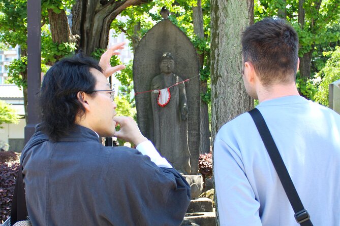 Asakusa Walking Tour With an Experienced Japanese Comedian