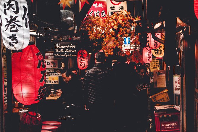 Private Shinjuku Nightlife Walking Tour & Golden-Gai Bar Crawl