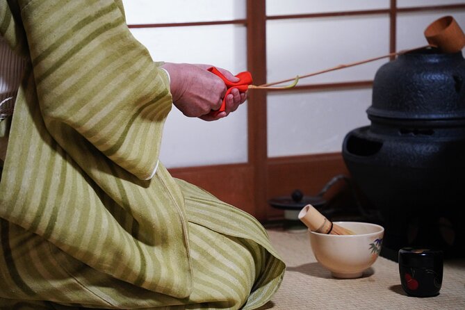 Tea Ceremony by the Tea Master in Kyoto, Shiun An