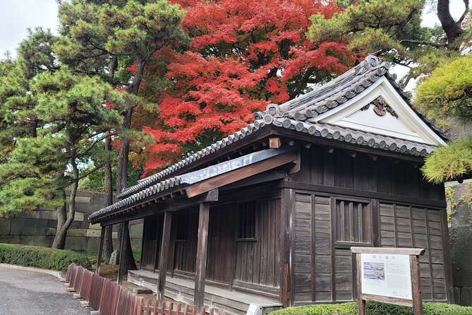 Tokyos Imperial Palace & Nihonbashi Tour