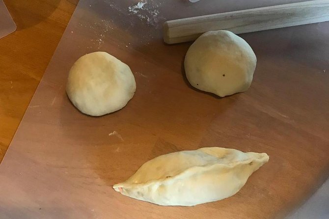 Make Piroshki in Hakodate and Visit Hidden Spots While Baking - Delicious Fillings and Tea Pairing