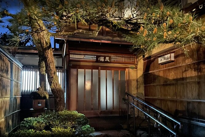 Takayama Night Tour With Local Meal and Drinks - Experiencing Local Cuisine