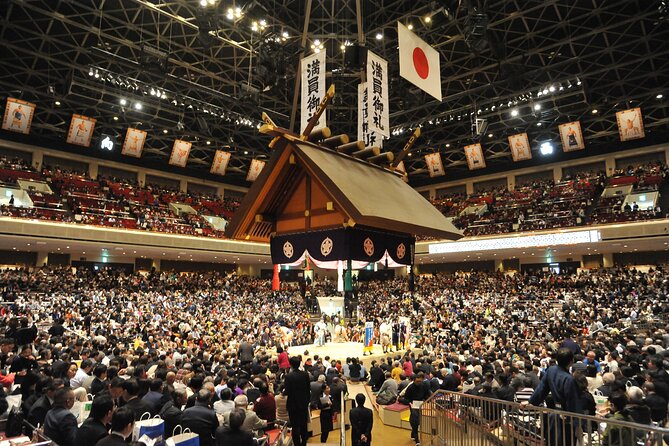 Premium Seat in Grand Sumo Tournament in Tokyo - Getting to the Stadium