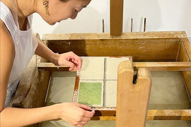 [Tokyo/Asakusa] Traditional Japanese Washi Papermaking Experience - Customizing Your Paper Creations