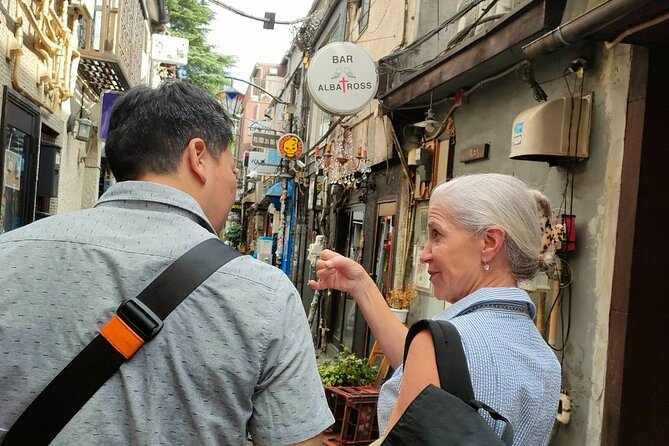 Flavors After Dark Into Shinjuku Friendly Free Walking Food Tour - What to Expect on the Tour