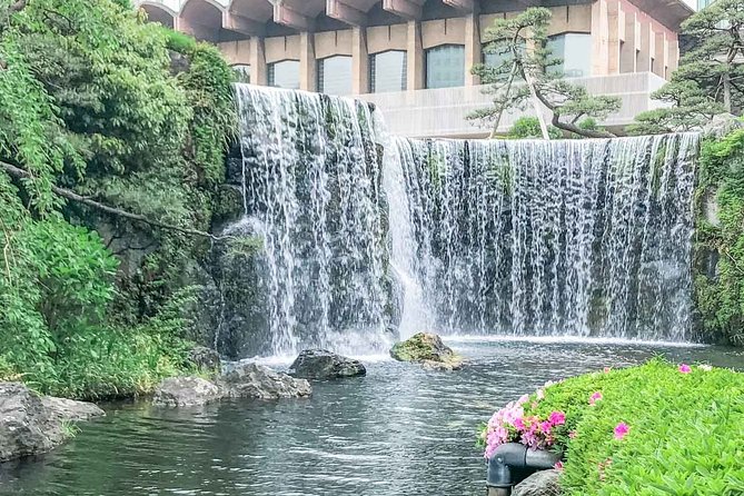 Japanese Garden & Western Architecture: Akasaka Exploration Tour - Sipping Tea in Serene Settings