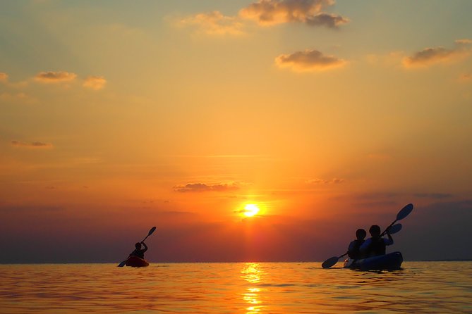 [Miyako, Okinawa] [Evening] Twilight in the Sea of Silence... Sunset Stand-Up Paddleboard / Canoe - Booking and Cancellation