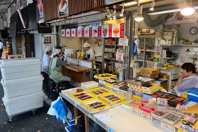 Tsukiji: Fish Market Food and Walking Tour - Just The Basics