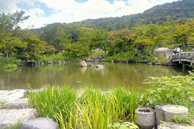 2 Hours Tour in Historic Gion: Geisha Spotting Area Tour