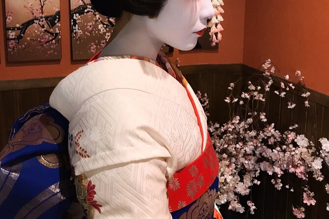 Kaiseki Cuisine and Geisha Entertainment