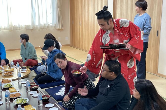 Tokyo Sumo Morning Practice Tour and Lunch With Wrestlers