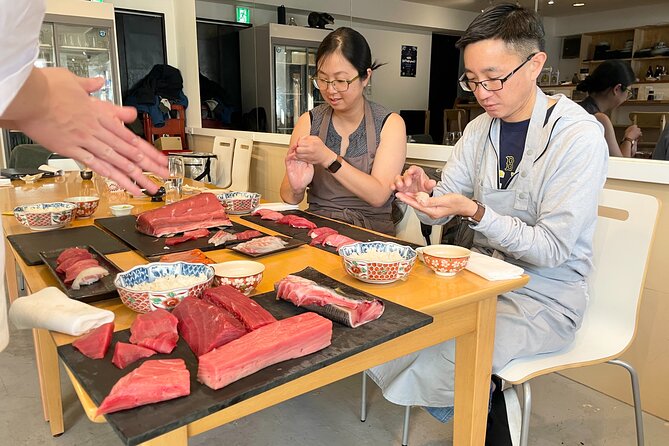 Toyosu & Tsukiji Market and Making Sushi Workshop Tour