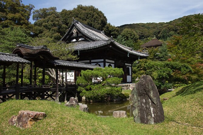 Higashiyama Kiyomizudera and Yasaka Shrine Discovery Walking Tour - Our Expert Local Guides