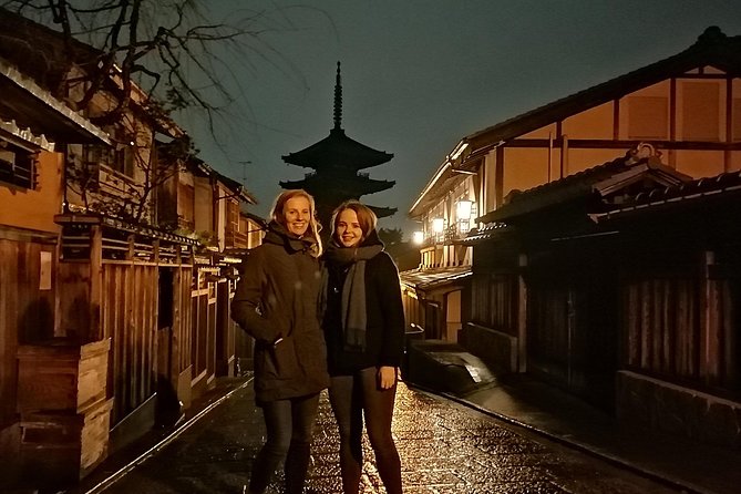 Kyoto Night Walk Tour (Gion District) - Exploring Gion District at Night