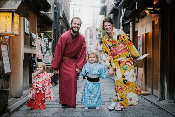 Kyoto Private Photoshoot Experience With a Professional Photographer - Exploring Kyotos Iconic Landmarks