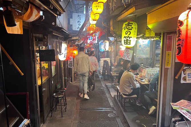 Shinjuku Kabukicho and Golden Gai Walk & Eat Tour - Discovering Golden Gais Hidden Gems