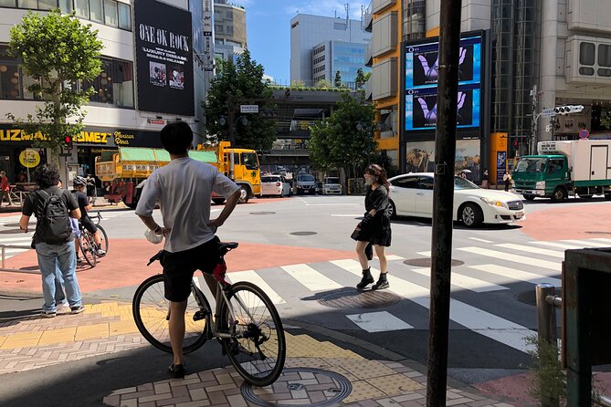 Shibuya Cycling Cruise - Expert Tour Guide Experience