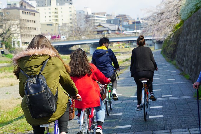 [W/Lunch] Kyoto Highlights Bike Tour With UNESCO Zen Temples - Cycling Through Kyotos Streets