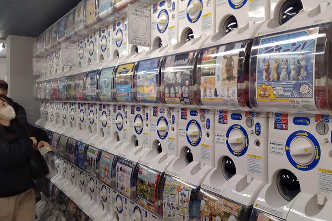 Anime Shopping Tour: Osaka Den-Den Town, Kawaii, Maid Cafe, Knife - Knife Shopping in Osakas Tool Market