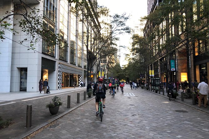 Shibuya Cycling Cruise - Bicycle Safety and Features