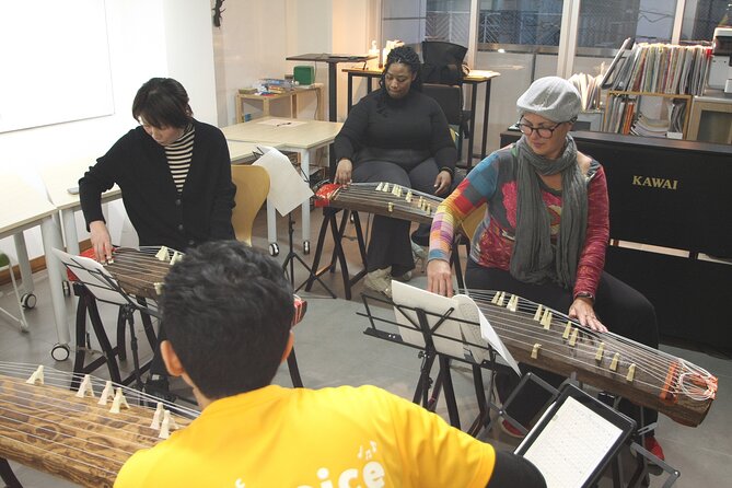 Experiential Lesson of the Japanese Instrument Koto - Reflections on a Unique Experience